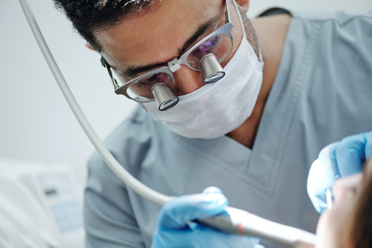 Read more about the article Dentysta